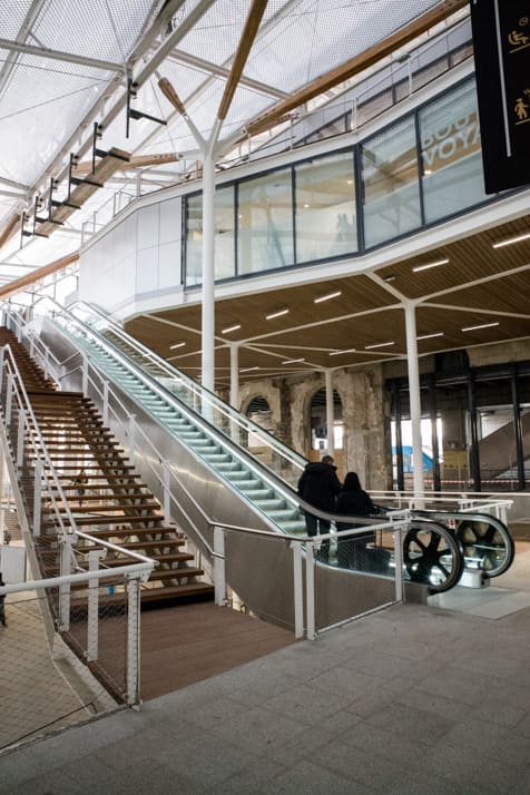 8-Accès Gare Nord-escalier et escalator-novembre 2018.jpg